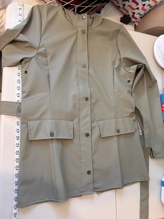 Rains Beige Hooded Trench Coat Size Medium Curve Jacket Scandi Gorpcore Work - Picture 9 of 16